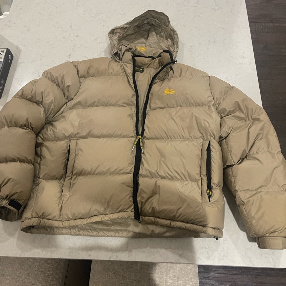 Aime Leon Dore puffer jacket in EUC worn twice XL stow-away hood tan